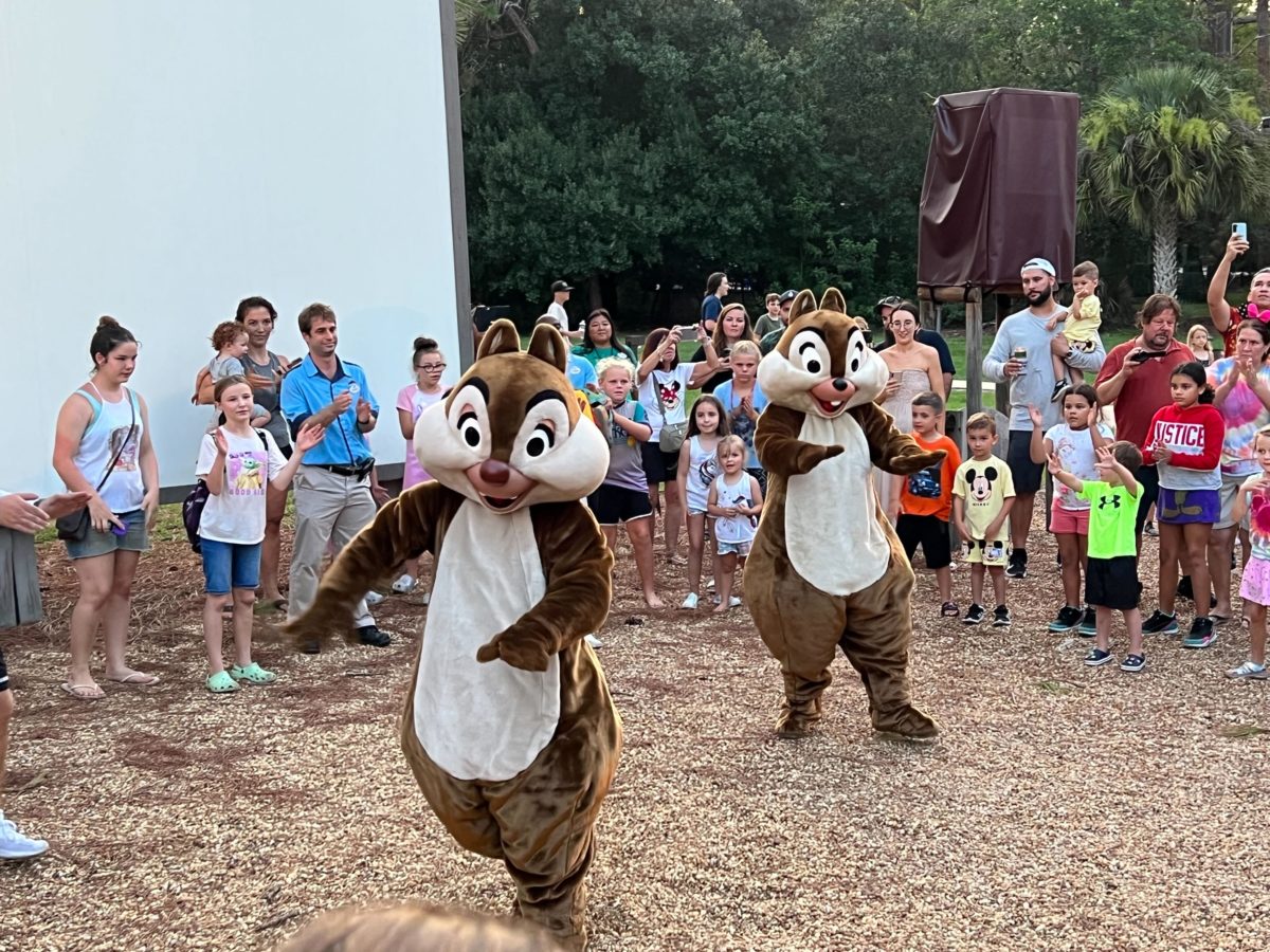 Chip n' Dale Campfire: fogueira e música com o Tico e Teco