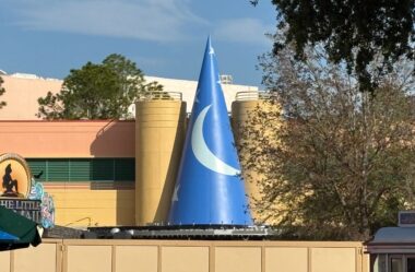 O Chapéu do Mickey Feiticeiro voltou ao Hollywood Studios